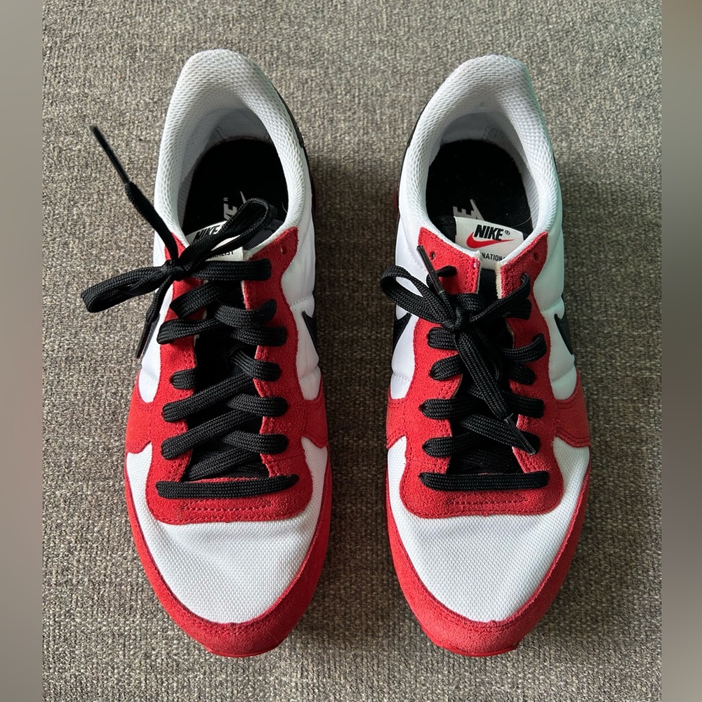 Women’s Nike Red, Black, White Sneakers - Picture 1 of 3